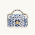 Cargar la imagen en la vista de la galería, Bolso de lujo con bordado chinoiserie y broche dorado, de cuero dividido
