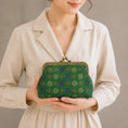 Carica l'immagine nel visualizzatore della galleria, Elegant Chinese Heritage Song Brocade Silk Handbag with Vintage Clasp Design