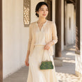Carica l'immagine nel visualizzatore della galleria, Elegant Chinese Heritage Song Brocade Silk Handbag with Vintage Clasp Design