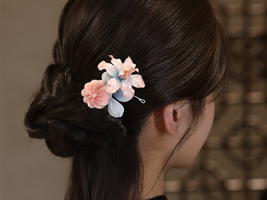 How to Style Ronghua Hairpins & Brooches