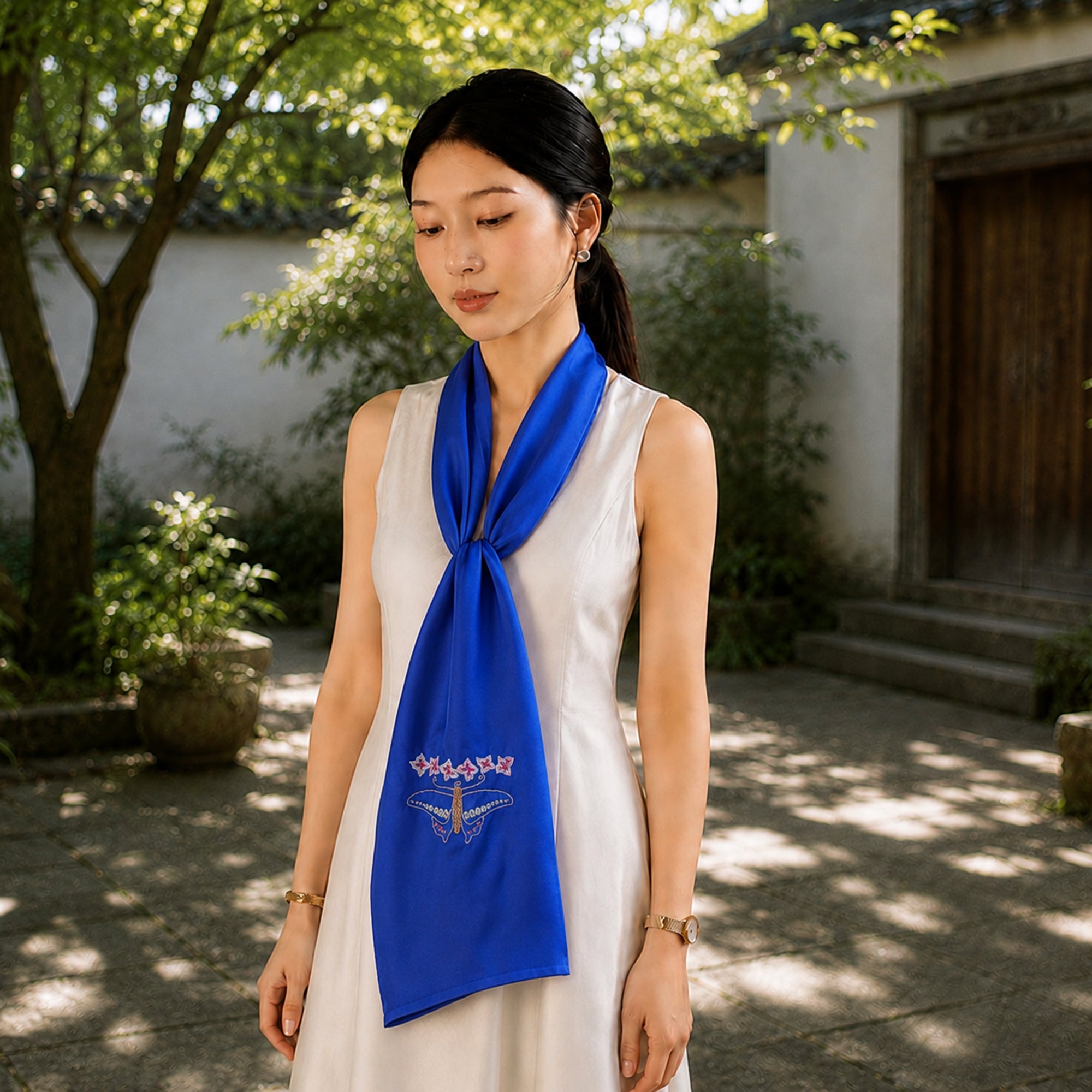 Hand-Embroidered Silk Scarf – Blue Elegance with Traditional Chinese Floral Motif