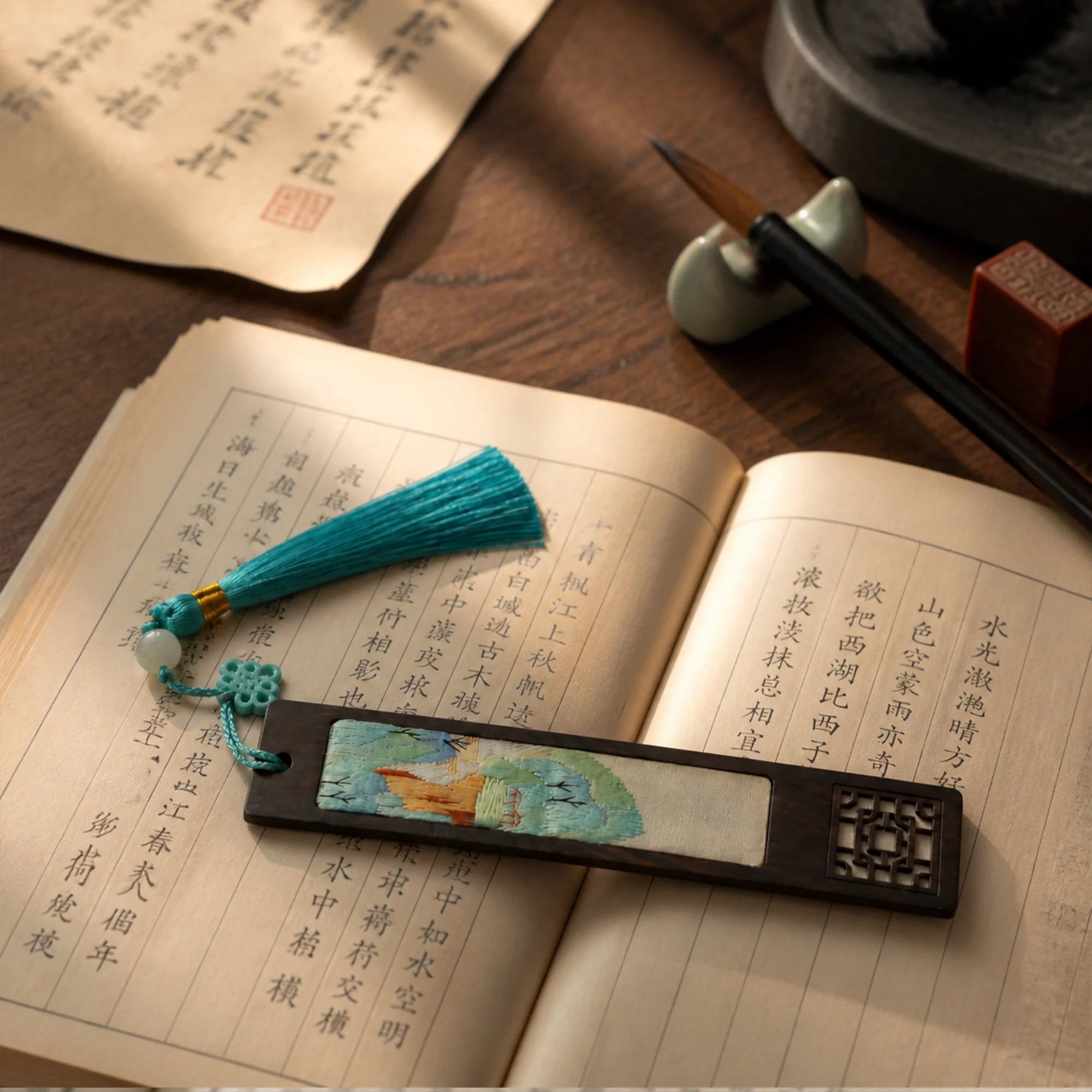 Handcrafted Silk Suzhou Embroidery Bookmark – A Thousand Miles of Rivers and Mountains | Chinese Art Keepsake