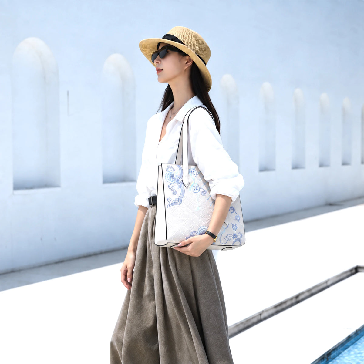 Borsa tote wing in vera pelle con ricamo Suzhou barocco dorato fatta a mano