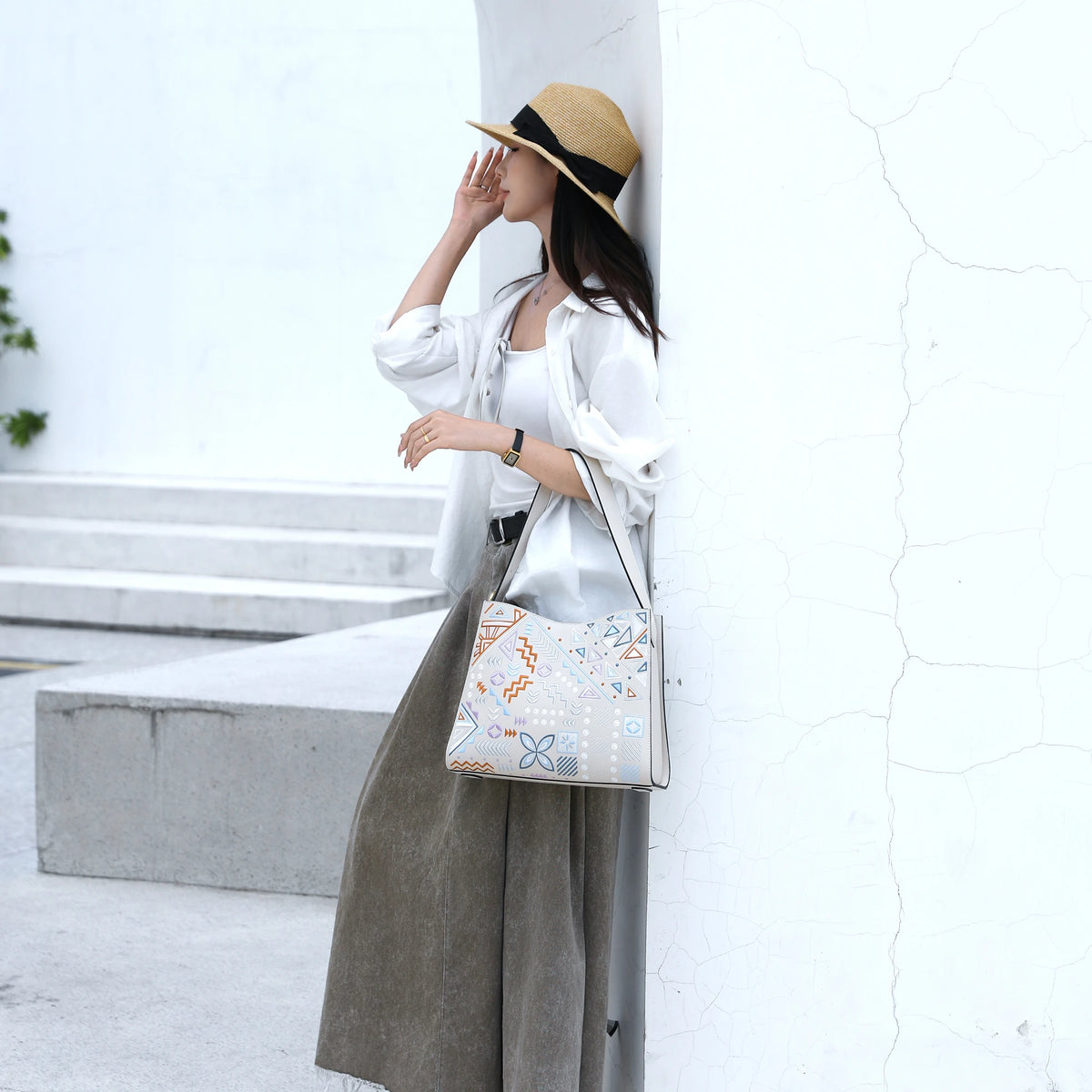 Borsa tote wing in vera pelle con ricamo Suzhou barocco dorato fatta a mano