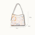 Carica l'immagine nel visualizzatore della galleria, Borsa tote wing in vera pelle con ricamo Suzhou barocco dorato fatta a mano
