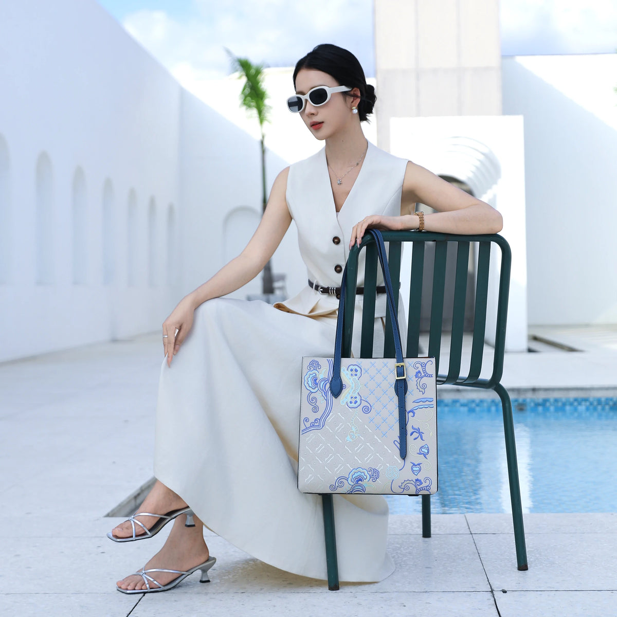 Borsa tote wing in vera pelle con ricamo Suzhou barocco dorato fatta a mano