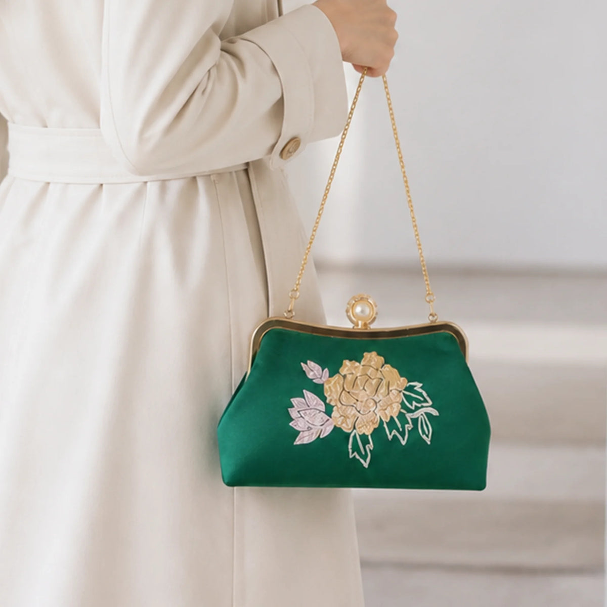 Chinoiserie Luxury Green Suzhou Embroidery Floral Mulberry Silk Frame Handbag