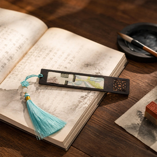 Handcrafted Silk Suzhou Embroidery Bookmark – Banana Leaf | Chinese Art Keepsake
