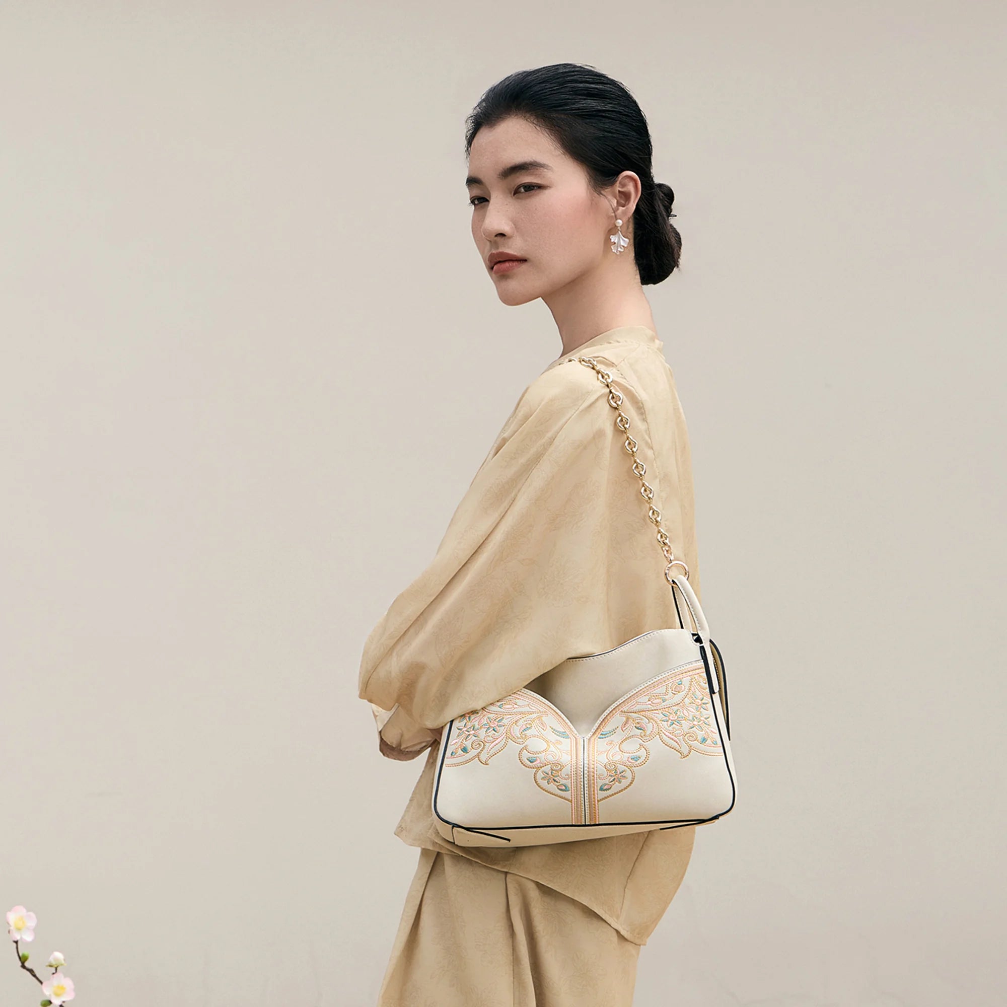 Borsa a tracolla in vera pelle con ricamo floreale Suzhou artigianale di lusso