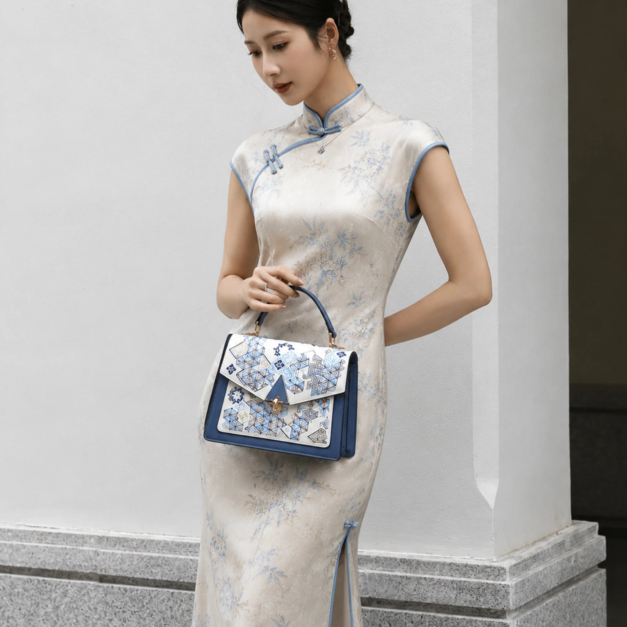 Luxury Heritage Geometric Motif Su Embroidery Leather Handbag