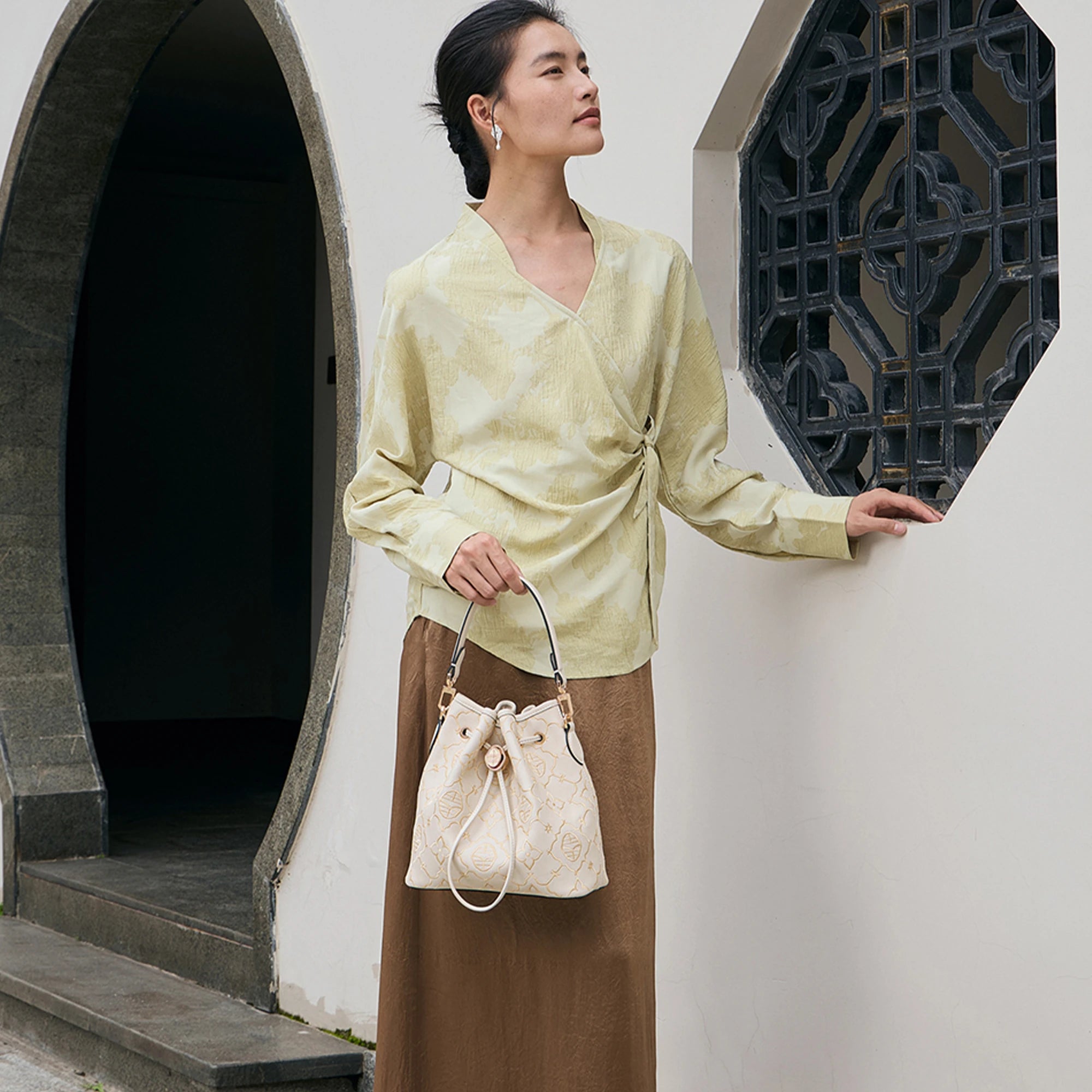 Embroidery Genuine Leather Crossbody Handbag with Oriental Embossed Motif