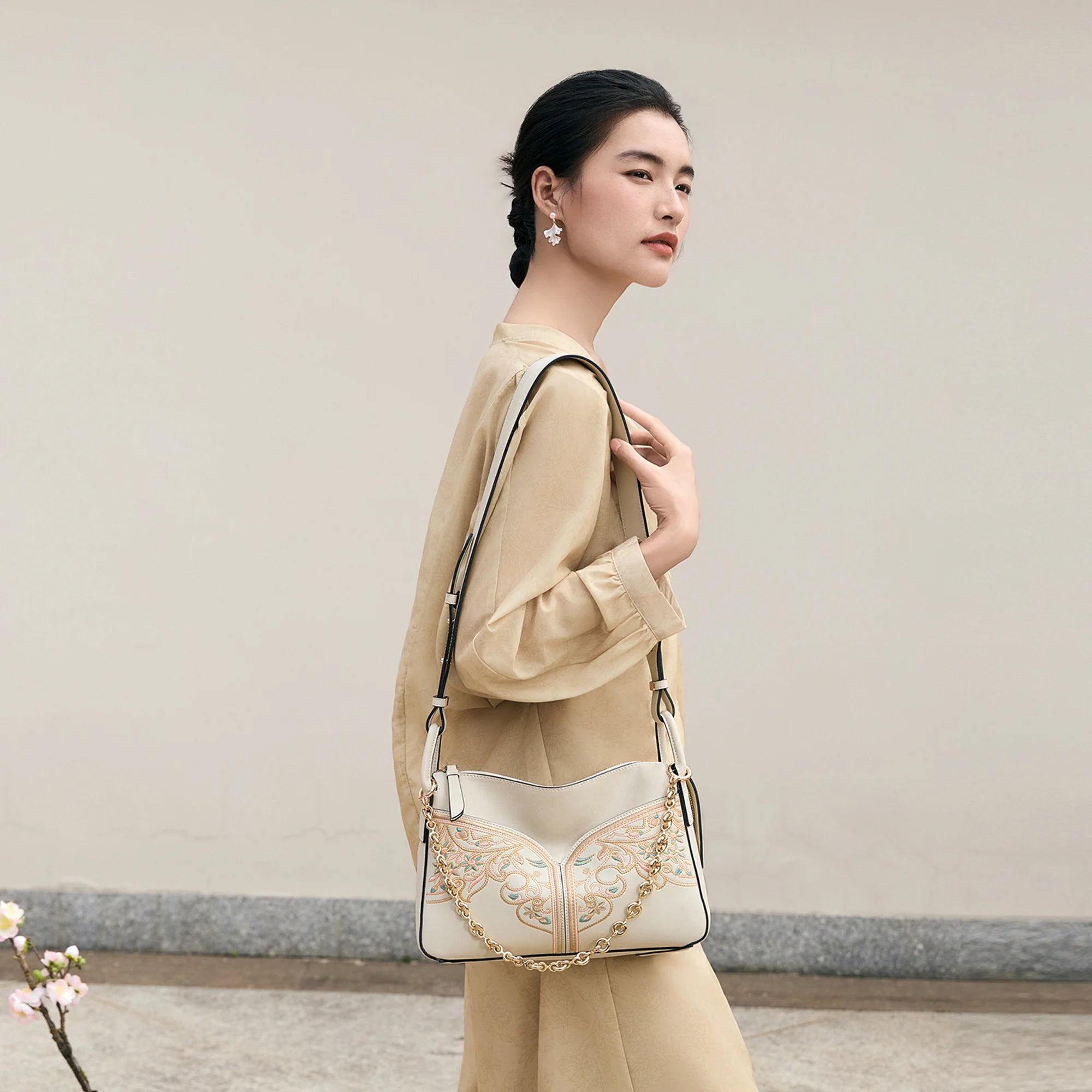 Borsa a tracolla in vera pelle con ricamo floreale Suzhou artigianale di lusso