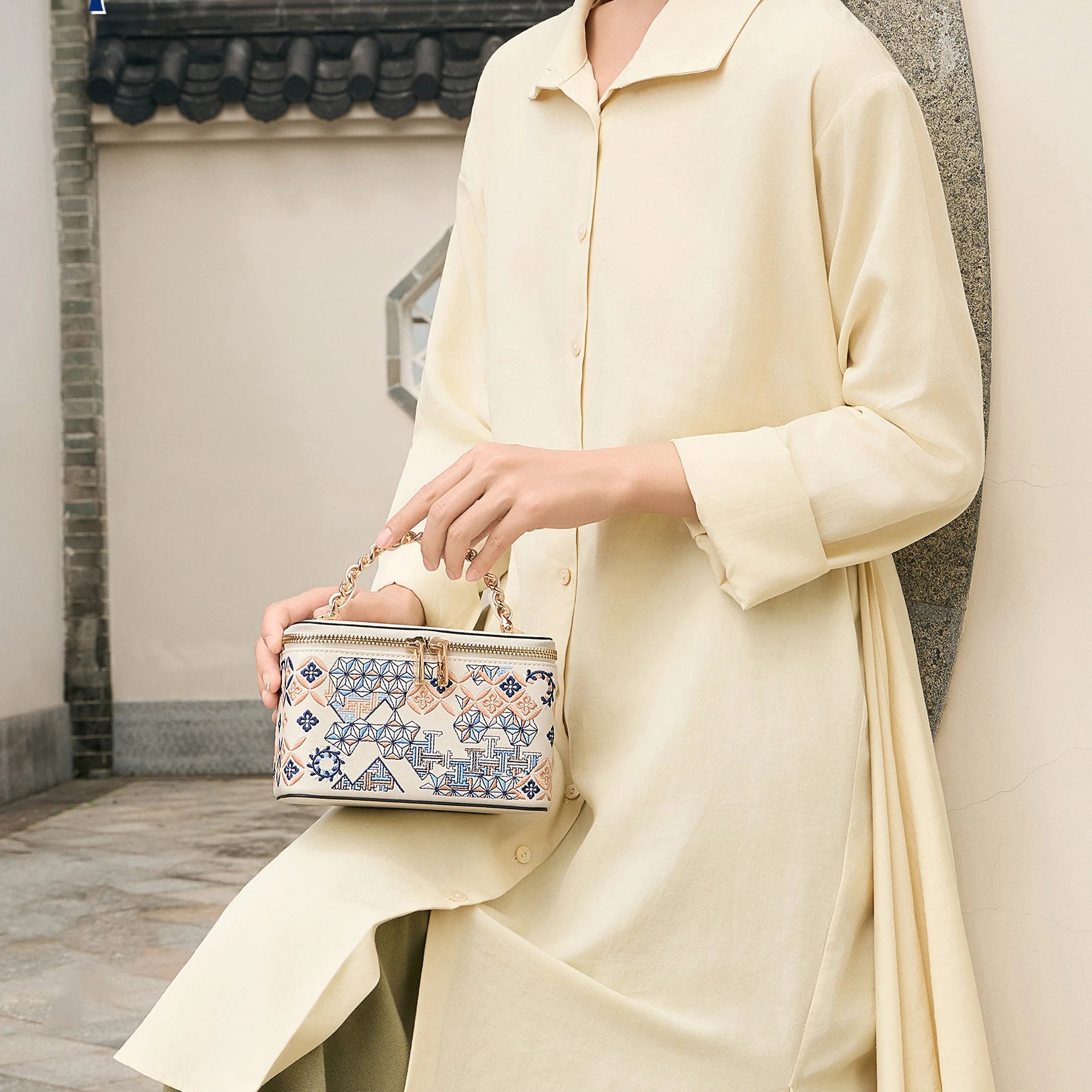 Suzhou Silk Museum × [SinoCrafted] Collaborative Embroidered Crossbody Bag with Geometric Pattern & Gold Chain
