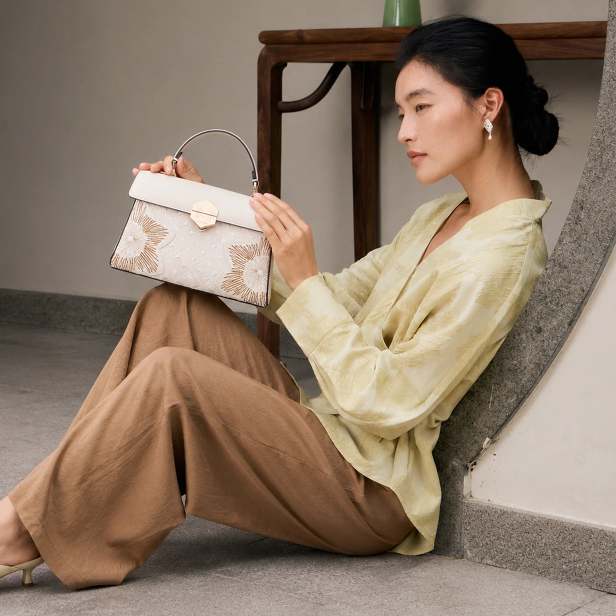 Luxury Heritage Radiant Bloom Embroidery Leather Flap Bag