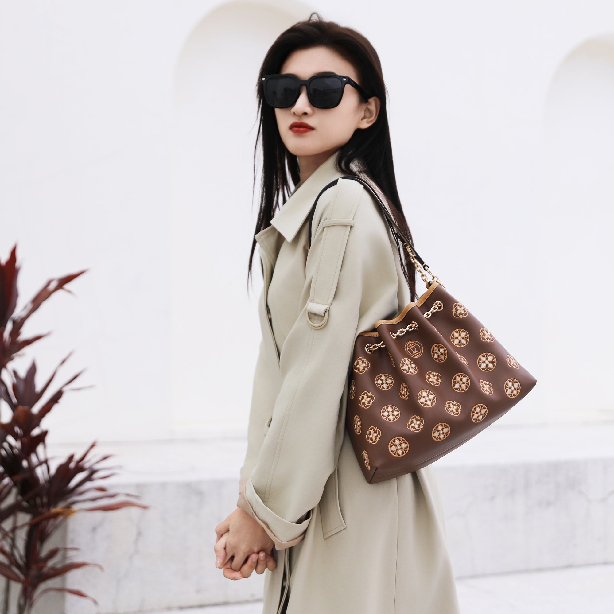 Intangible Cultural Heritage Embroidered Genuine Leather Drawstring Bucket Bag