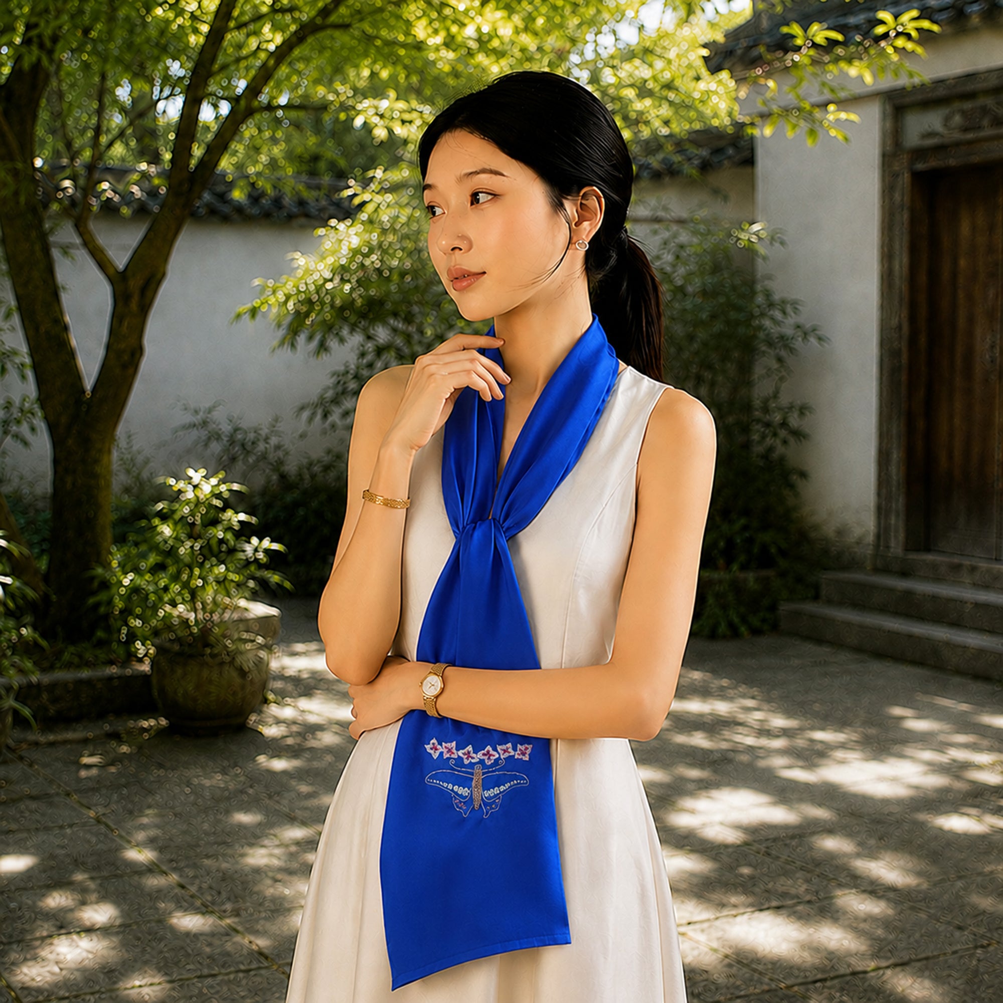 Hand-Embroidered Silk Scarf – Blue Elegance with Traditional Chinese Floral Motif