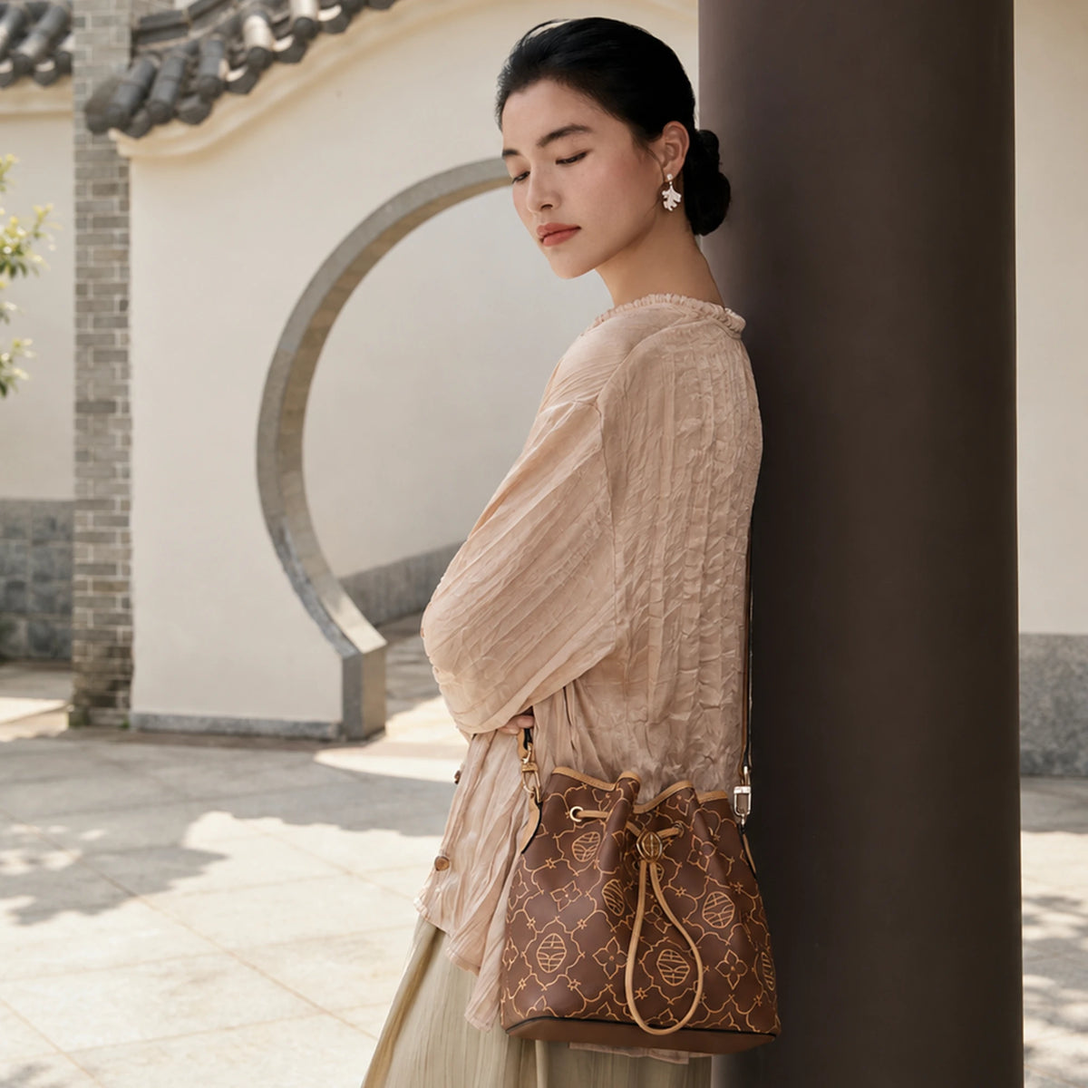 Luxury Chinese "Xing" Lucky Embroidered Leather Eastern Fortune Bucket Bag