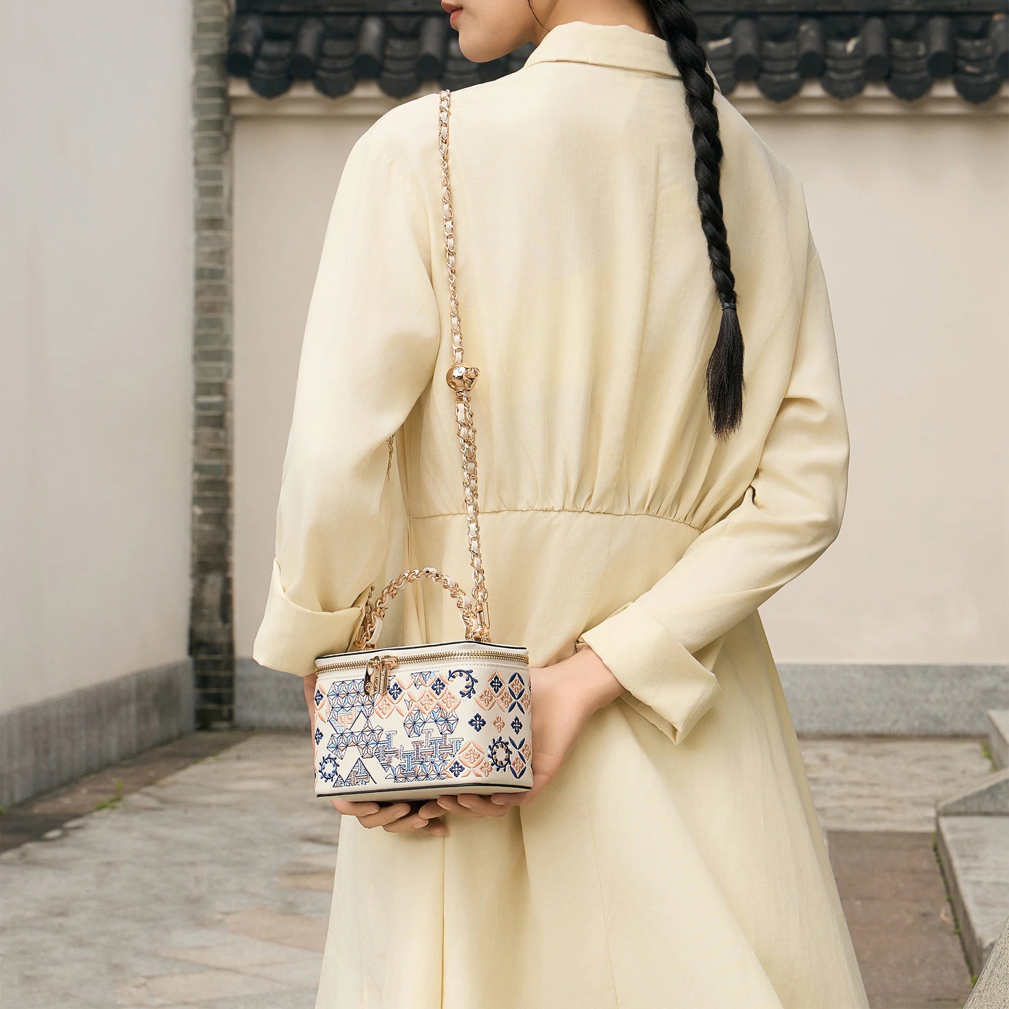 Suzhou Silk Museum × [SinoCrafted] Collaborative Embroidered Crossbody Bag with Geometric Pattern & Gold Chain
