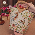 Reproducir el video en la vista de la galería, Bolso Tote de Lujo de Cuero con Bordado Suzhou Artesanal Caballo Celestial
