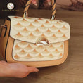 Video in Galerie-Betrachter laden und wiedergeben, Luxuriöse Drachenschuppen-Suzhou-Stickerei-Ledertasche

