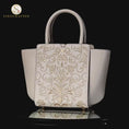Reproducir el video en la vista de la galería, Bolso tote de piel auténtica con alas, bordado de Suzhou barroco dorado hecho a mano
